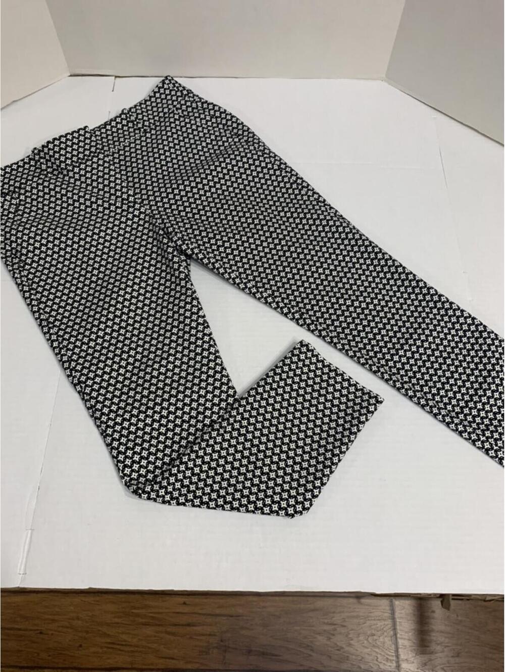Loft Womans Size 8 Marisa Skinny Pants Black and White